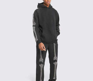 Conjunto de Sudadera con Capucha y Pantalones Deportivos con Pedrería Personalizada, Ropa Deportiva para Hombre, Conjunto Deportivo a la Venta al Por Mayor - Product Image 2