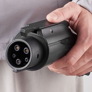 Adattatore di ricarica J1772 da 48 Amp 240V per Tesla con borsa di stoccaggio IP65, blocco anti-caduta e connettori Hi EV - Product Image 3