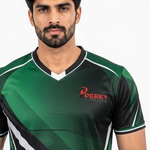 Uniforme de Voleibol Hecho con Tela de Poliéster Ligera, Paneles de Malla Transpirable, Absorción de Humedad, Rendimiento Flexible - Product Image 5