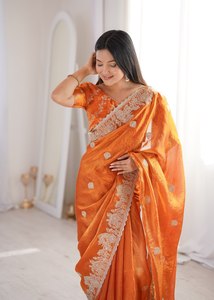 Sari en soie orange avec broderie dorée à pois, chemisier à col rond, tenue élégante pour toutes les occasions, toutes saisons - Product Image 5