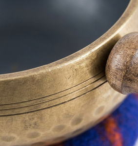 Bronze Singing Bowl with Wooden Mallet and <b>Wool</b> Pad for Professional Sound Healing - Product Image 2
