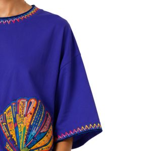 เสื้อยืดโอเวอร์ไซส์สีน้ำเงินรอยัลสำหรับผู้หญิง พิมพ์ลายมหาสมุทรสีสันสดใส สไตล์ลำลอง ผ้าฝ้าย สตรีทแวร์ ใส่สบายช่วงฤดูร้อน ทรงหลวม รับผลิตตามสั่ง ขายส่ง - Product Image 4