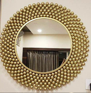 Miroir moderne avec cadre en or et diamants, accompagné d'un console élégante en verre noir ; disponible à prix de gros. - Product Image 2