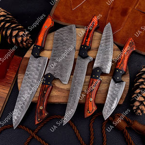 Juego de Cuchillos de Chef Profesionales Forjados a Mano en Acero de Damasco con Aspecto Martillado Único, Espiga Completa, Ligeros, con Mangos de Madera Roja - Product Image 5