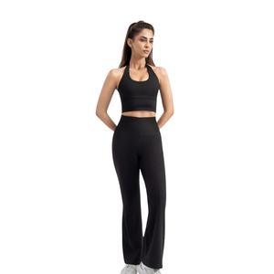 Ensemble de vêtements de fitness pour femmes : Crop top et leggings évasés – Tenue de yoga, de gym et de sport – Vêtements d'entraînement – Vente en gros et fabrication - Product Image 1