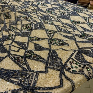 ผ้าลูกไม้ปักลายประดับด้วยเพชรซิร์คอนหรูหรา ขายส่ง ผลิตจากโพลีเอสเตอร์ 100% ทำด้วยมือ เหมาะสำหรับชุดแต่งงาน ชุดราตรี และแฟชั่น - Product Image 1