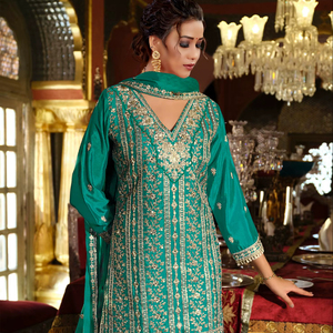 Salwar Kameez Chinon Semisellado con Bordado y Lentejuelas - Estilo Moderno para Bodas, Fiestas, Graduaciones y Diwali - Product Image 1