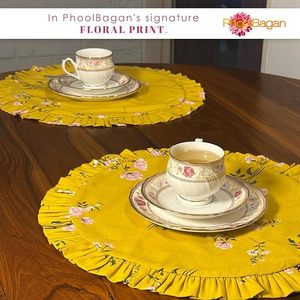 Manteles Individuales Redondos de Lujo PhoolBagan en Amarillo Caléndula, Hechos a Mano con Tela de Algodón y Rayón para Mesa de Comedor - Product Image 4