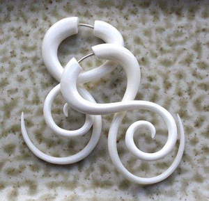 Pendientes Largos de Hueso de Camello Hechos a Mano, Ecológicos y de Moda, Joyería para Mujer, Hueso de Cuerno de Búfalo Natural, Regalo Empresarial Perfecto - Product Image 3