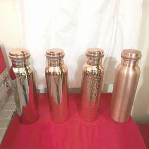 Bouteille d'eau en cuivre pur personnalisée, polie brillante avec design martelé, pour la salle de sport, les activités de plein air, fabriquée à la main - Product Image 1