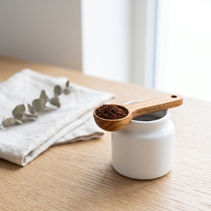 Cuchara Medidora de Madera de Teca Pequeña al por Mayor, 6x2cm, de Grado Alimenticio, Pulida - Product Image 2