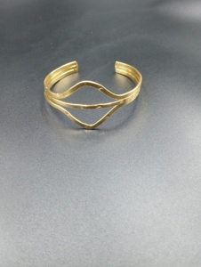 Bracelet manchette classique plaqué or géométrique Amaira Jewels, unisexe, cadeau de mariage pour femme, bijoux de luxe pour soirée - Product Image 3