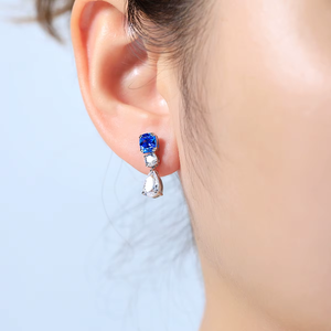 Pendientes de Diamantes con Corte Esmeralda y Piedras Laterales de Esmeralda Azul, Joyería Clásica para Mujer, Certificación IGI - Product Image 4