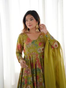 Trendy Ethnic Silk Suit Set – Embroidered <b>Kurti</b> with Plazzo & Designer Dupatta - Product Image 3