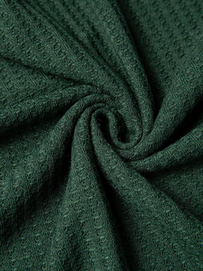 Camiseta Casual de Color Sólido para Hombre con Cuello Camisero, Manga Corta, Tejido Waffle Verde Oscuro, Estilo Old Money - Product Image 6