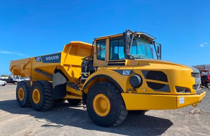 Camión Volquete Volvo A25E con Bomba y Motor, Capacidad de 800 T/h, Potencia de 152 kW - Product Image 5