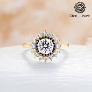 Bague de fiançailles pour femme Charm_Jewells en argent 925 avec moissanite, taille coussin, motif floral, sertissage à griffes, style classique, certifiée IGI - Product Image 1