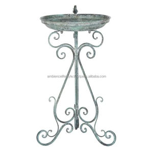 Bain d'oiseaux rustique en métal pour jardin, abreuvoir extérieur, bassin en fer robuste, style traditionnel décoratif - Product Image 3