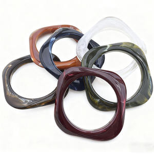 Bracelet carré géométrique en résine colorée, bijoux fantaisie, accessoires de mode faits à la main, bracelets irréguliers - Product Image 4