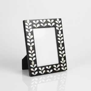 Cadre photo artisanal en nacre incrustée, taille et forme personnalisables, porte-photo haut de gamme fait main pour mariages, événements et maison - Product Image 1