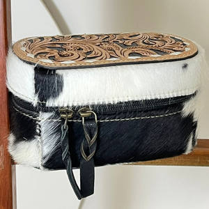 Estuche de Viaje de Cuero Hecho a Mano con Cierre de Cremallera Personalizado, Organizador de Joyas Pequeño y Portátil para Anillos, Aretes y Collares - Product Image 4