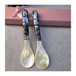 Cuchara de Nácar Vietnamita Hecha a Mano, con Incrustaciones Naturales de Madreperla, Utensilio Decorativo para Servir, Vajilla Sostenible y Regalo - Product Image 2