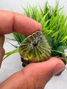 Natural Lemon Quartz <b>Honey</b> Yellow Big Size Trillion Cut Carving 62.50Carats Loose Gemstone Color Play for Beautiful Pendant - Product Image 4