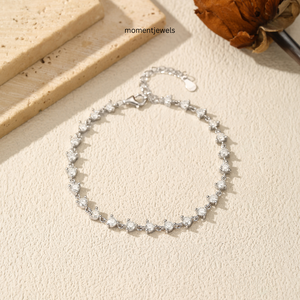 Bracelet Tennis Argenté avec Zircons Cubiques, Chaîne à Maillons et Fermoir, Bijou Cadeau pour Femme - Product Image 3