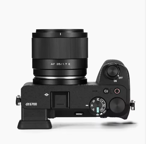 Cámara sin Espejo de Fotograma Completo 100% IV con Kit de Lente Zoom 2026 de 28-70 mm - Product Image 2