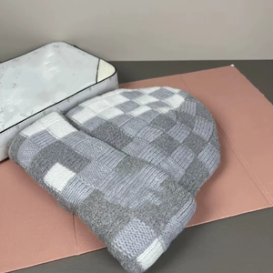 Gorros Reversibles de Punto de Felpa 100% Lana - Gorros Cálidos Multifuncionales para Otoño/Invierno con Diseño de Personajes para Deportes de Esquí, Unisex - Product Image 2