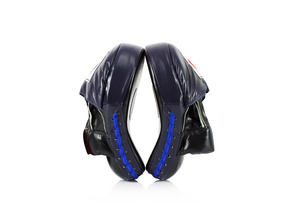 เป้าซ้อมมวย Fairtex สีดำ-น้ำเงิน หนังวัวแท้ ทนทาน สำหรับฝึกซ้อมมวย คิกบ็อกซิ่ง และ MMA - Product Image 4