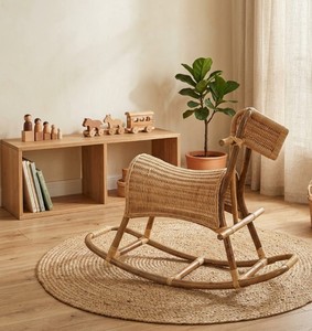 Silla mecedora infantil de ratán tejida a mano con asiento y respaldo de mimbre natural para muebles de guardería y jardín de infancia de Vietnam - Product Image 5