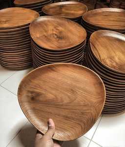 Assiette de service en bois éco-responsable fabriquée à la main en bois de manguier durable avec un design décoratif en résine époxy émeraude pour - Product Image 5