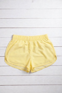 กางเกงขาสั้นออกกำลังกายผู้หญิงดีไซน์ใหม่ เอวสูง ยกกระชับสะโพก ระบายอากาศ แห้งเร็ว เหมาะสำหรับเล่นโยคะและออกกำลังกาย - Product Image 3