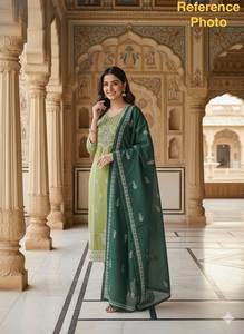 Nueva Colección de Ropa India y Pakistaní para Mujer, Conjunto de Kurti de Algodón Suave con Trabajo a Mano y Dupatta de Seda Pesada - Product Image 3