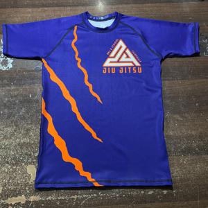 เสื้อรัดรูปแขนยาวสำหรับฝึกซ้อม NoGi BJJ MMA ศิลปะการต่อสู้สำหรับผู้ชาย ผลิตจากผ้าสแปนเด็กซ์/โพลีเอสเตอร์ สำหรับกีฬาทางน้ำ - Product Image 1
