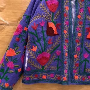 Chaqueta Boho Morada Bordada para Mujer, Chaqueta Étnica Vintage Hecha a Mano con Bordado de Hilos Coloridos - Product Image 4