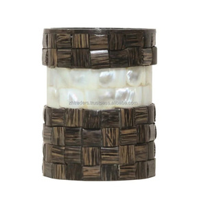 Soporte de cepillo de dientes de nácar natural hecho a mano soporte ecológico para una organización de baño elegante - Product Image 1