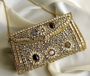 Pochette ovale Kundan en laiton de taille moyenne, faite à la main, dorée, pour mariage indien traditionnel, plaquée or, forme personnalisée, Feng Shui - Product Image 4