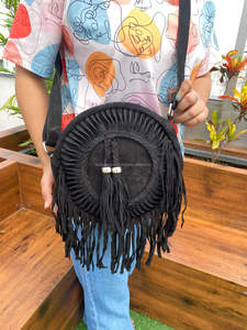 Nouvelle mode sac à bandoulière rond en cuir suédé à franges vente en gros sac à bandoulière bohème pour femmes sac circulaire de style cowgirl cadeau pour elle - Product Image 4