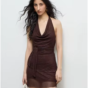 Vestido ajustado adornado en color marrón oscuro - Product Image 1