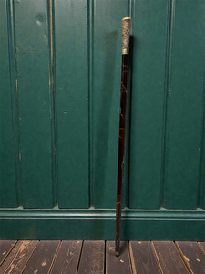 Canne de marche en bois artisanale avec poignée métallique gravée, canne pliante à trois sections détachable, finition bois brun, style vintage - Product Image 4