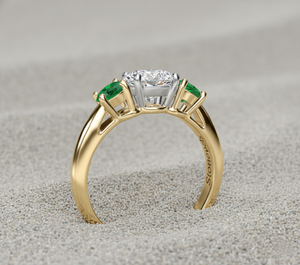 Anillo de Compromiso con Tres Piedras de Diamante Cultivado en Laboratorio Stonewels, con Piedras Laterales de Esmeralda, en Oro, Certificado, de Lujo, para Novia - Product Image 2