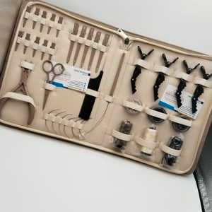 Kit d'outils pour extensions de cheveux : pinces à micro-perles, pinces à sertir, ciseaux et aiguilles à deux trous - Product Image 1