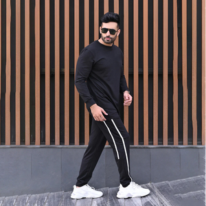 Conjunto Deportivo con Capucha para Hombre, Color Negro, Camiseta de Manga Larga y Pantalones con Franja Lateral, Ropa Deportiva Informal, 100% Algodón Ecológico - Product Image 1