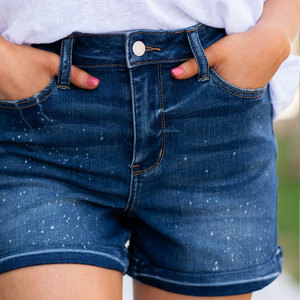 เอวแบบยืดหยุ่นสวมใส่สบาย พร้อมผิวสัมผัสเรียบเนียน เหมาะสำหรับสวมใส่สบายในชีวิตประจำวัน ใช้ได้กับการเดินทาง ใช้กับกางเกงขาสั้น Ava - Product Image 6