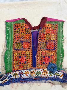 Collier de cou indien vintage fait main Banjara avec broderie et travail de miroirs, patch décoratif pour collier de cou Banjara à embellir - Product Image 5