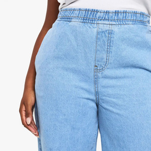 Jean en denim taille haute ample pour femme, coupe décontractée, délavage clair, longueur complète, taille élastique, style décontracté, en coton, grande taille, vente en gros - Product Image 4