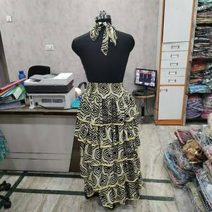 Vestido Maxi Halter con Estampado Geométrico, Espalda Descubierta, Volantes en Capas, Estilo Boho, Casual de Verano - Product Image 2