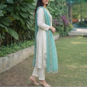   Ensemble de salwar kameez en coton brodé pour femmes, Kurti, pantalon et dupatta de créateur, collection ethnique pour les occasions festives - Product Image 3